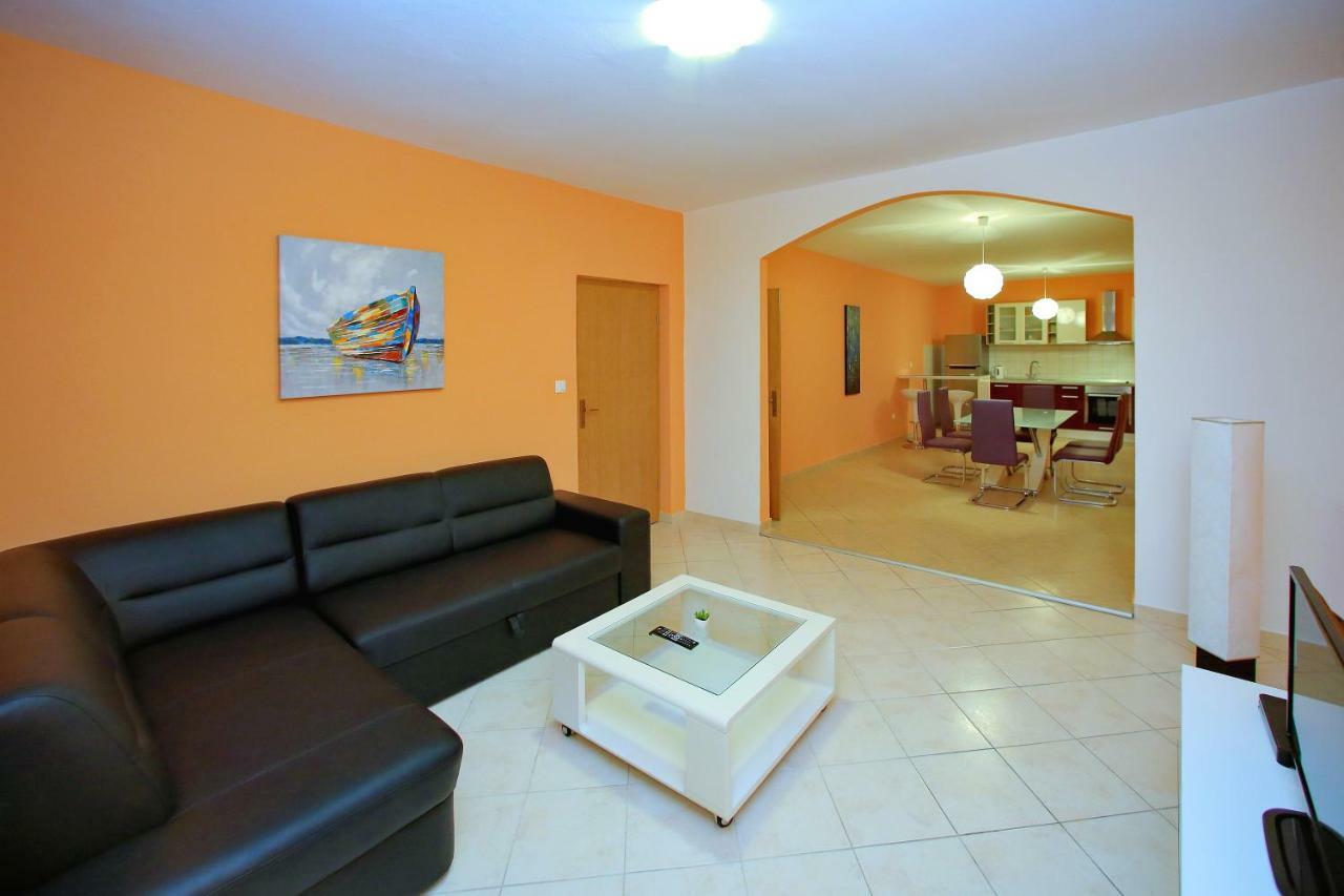 Apartment And Pool Nika Bibinje Exterior foto